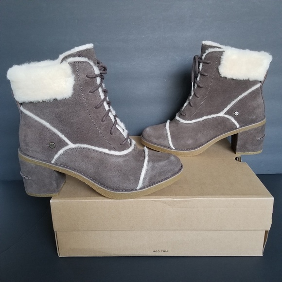 UGG Esterly Boot. - Picture 3 of 7